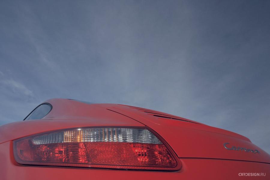  Porsche 911 Carrera 4 2005 года  (фото 11 из 18)